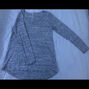 LuLaRoe Lynnae shirt, grey heathered pattern